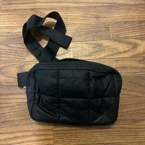 Lululemon black quilted belt bag